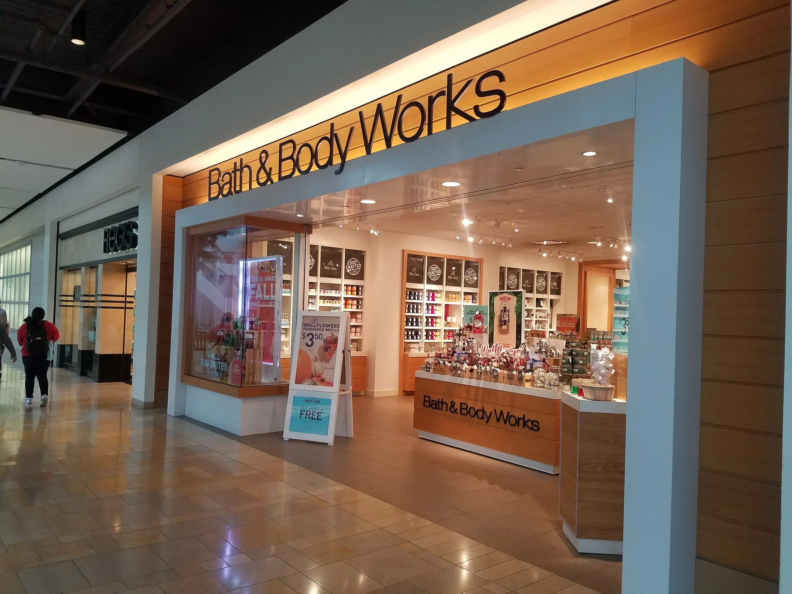 Body works магазины. Дубай молл bath and body works. басен боди воркс. bath and body works sandusky mall.
