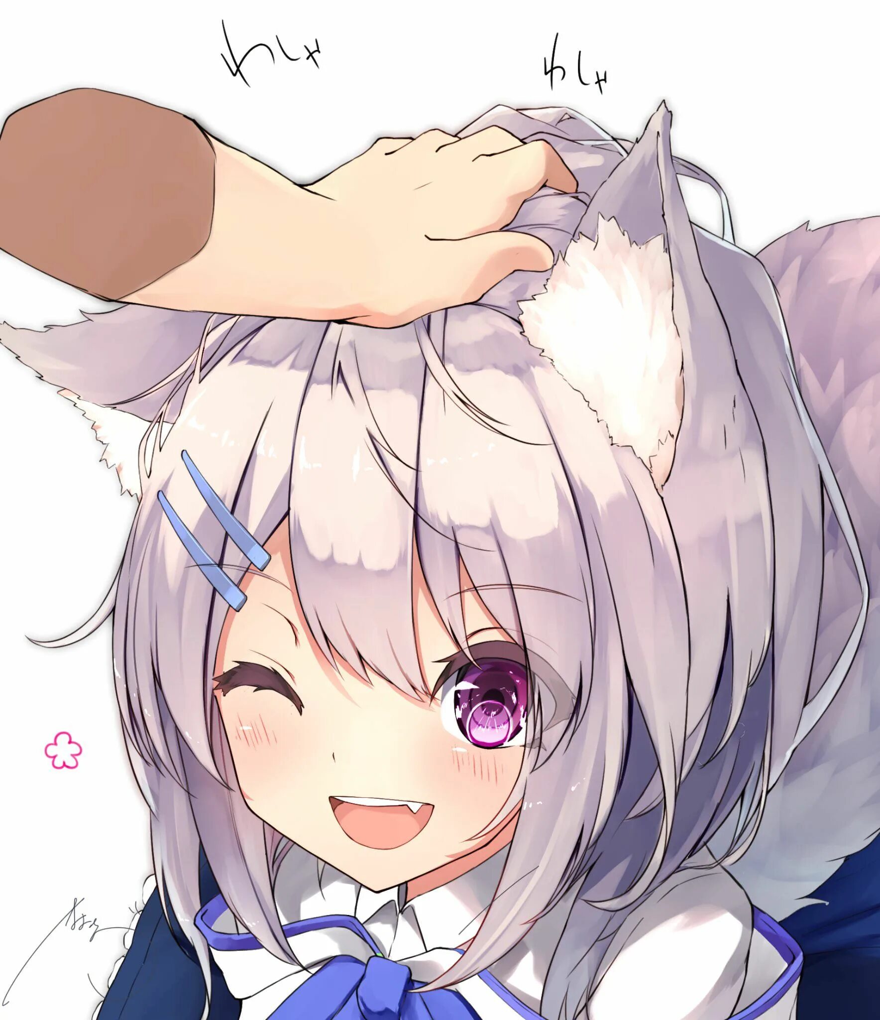 Neko petting. Неко гладят по голове.