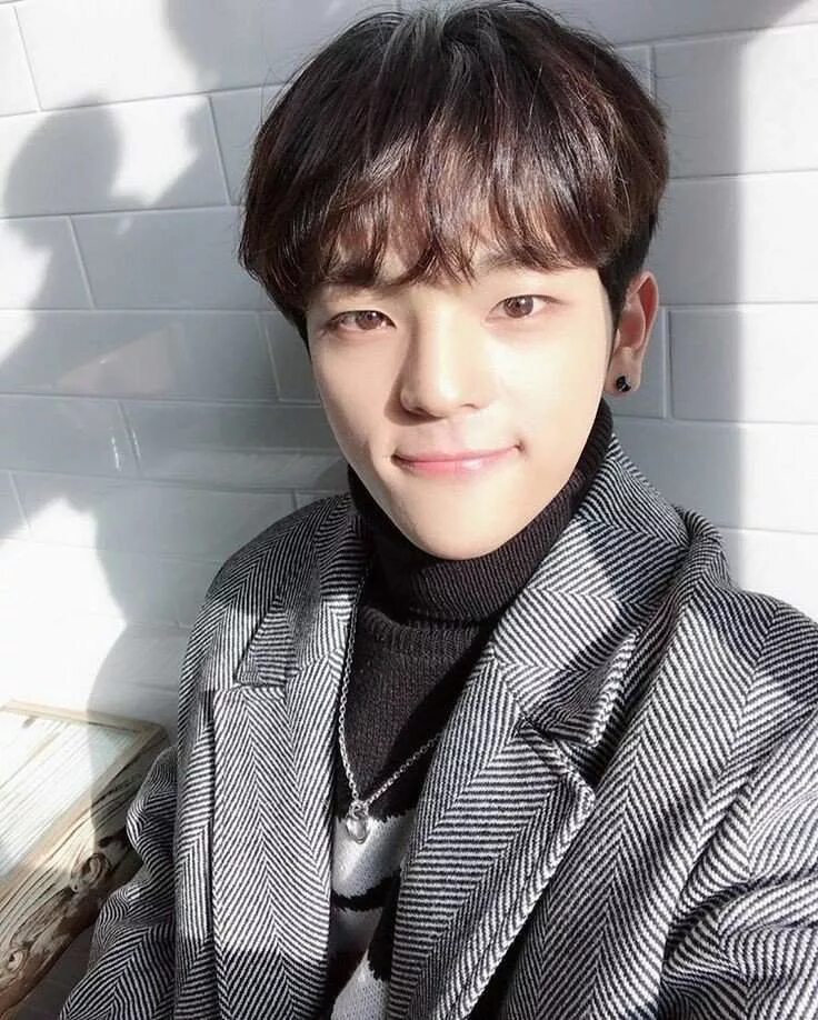 Kim woojin. Какой игрушкой был уджин. Stray kids юджин. Stray kids юджин. Stray kids юджин.