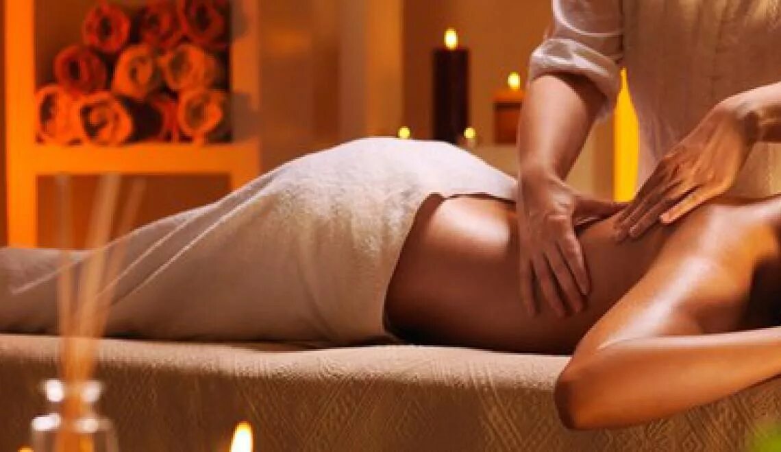 Массаж красивой девушке. Нежный массаж. Интимный массаж для женщин. Массаж. Массаж.