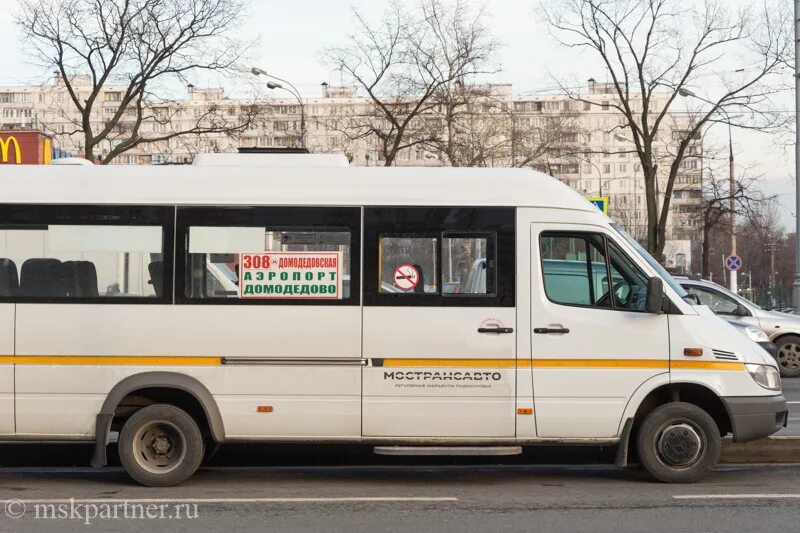 Какой автобус едет в москву. Автобус 308 Домодедовская аэропорт Домодедово. Автобус аэропорт Домодедово метро Домодедовская. Автобус метро Домодедовская метро аэропорт. Маршрутка Домодедово метро Домодедовская.