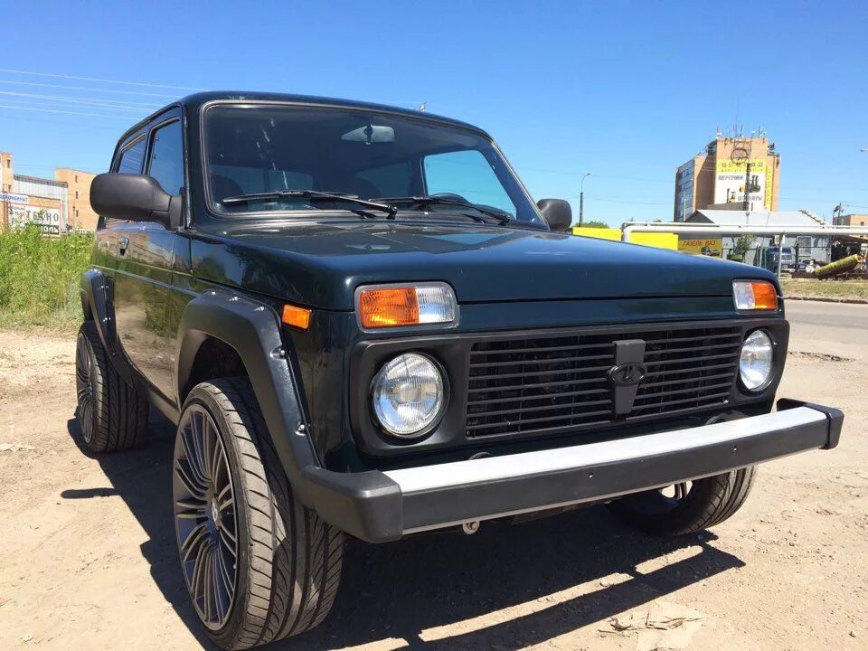 Расширители арок ваз 2121 (квадратные). Расширитель колесных арок ваз 2121. Расширители арок на ниву 2131. Расширители на ниву 21213. Расширители колесных арок нива 2131.