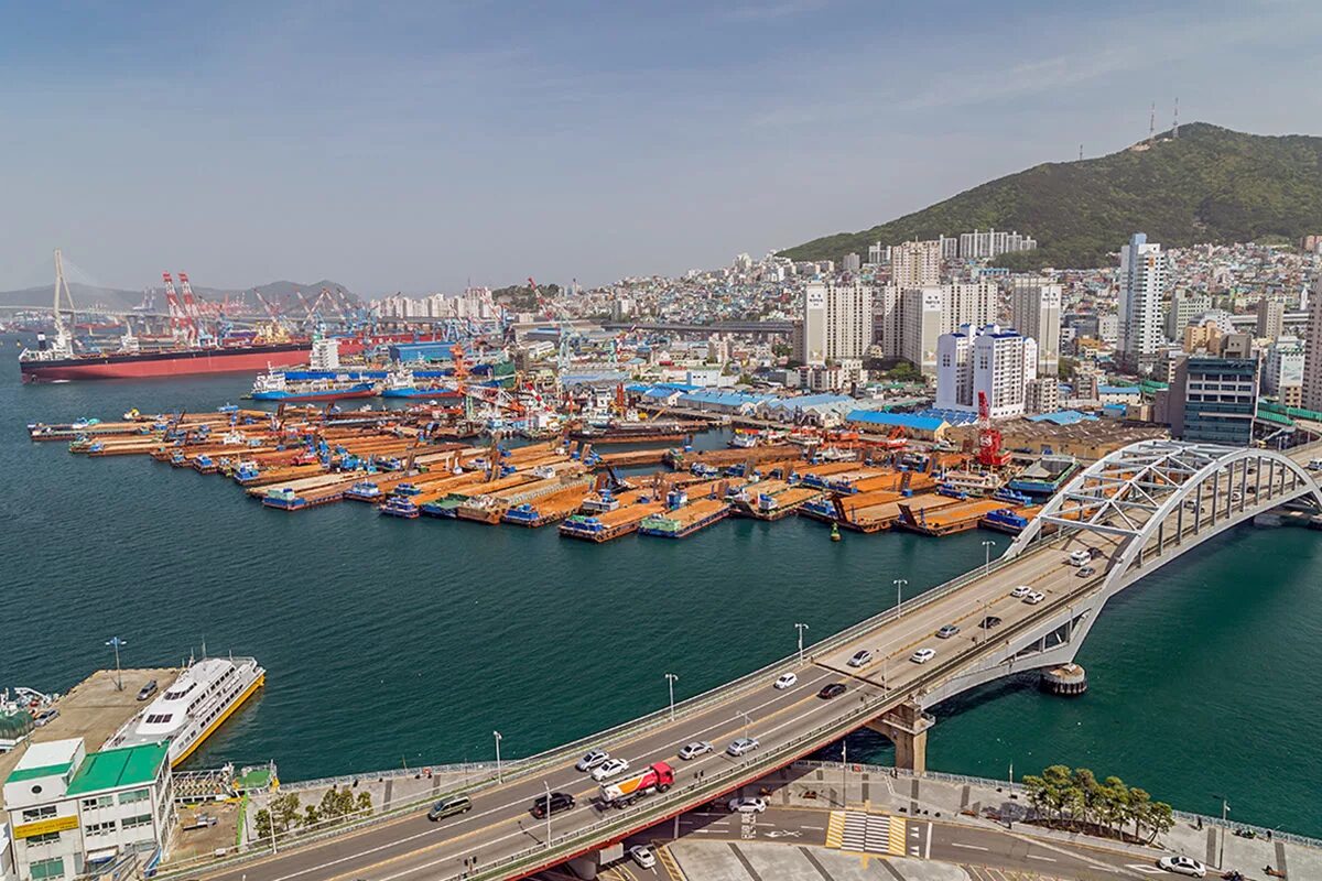 Порт города южный. Порт Пусан Южная Корея. Пусан Корея порт морской. Порт в Корее Busan. Порты Южной Кореи Пусан.
