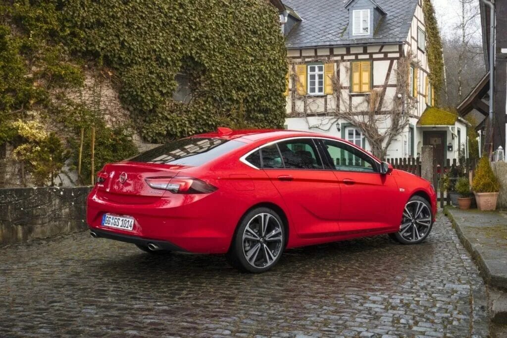 Opel insignia 2. Opel Insignia Red. Opel Insignia красная. Opel Insignia OPC. Опель Инсигния b.