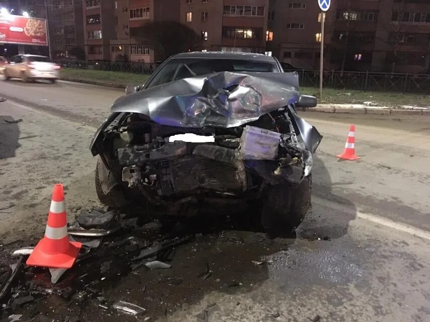 Вологодские новости дтп сегодня. Дтп в вологде вчера на ленинградской. авария в вологде на ленинградской. дтп вологда авария 10.11.22. 17.00.