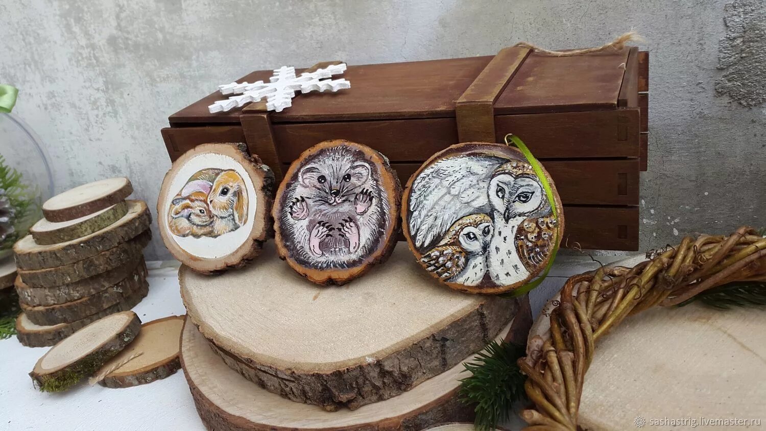 Спилы поделки своими руками. Деревянные спилы в интерьере. Панно из деревянных спилов. Поделки из спиленных деревьев. Отделка спилами дерева.