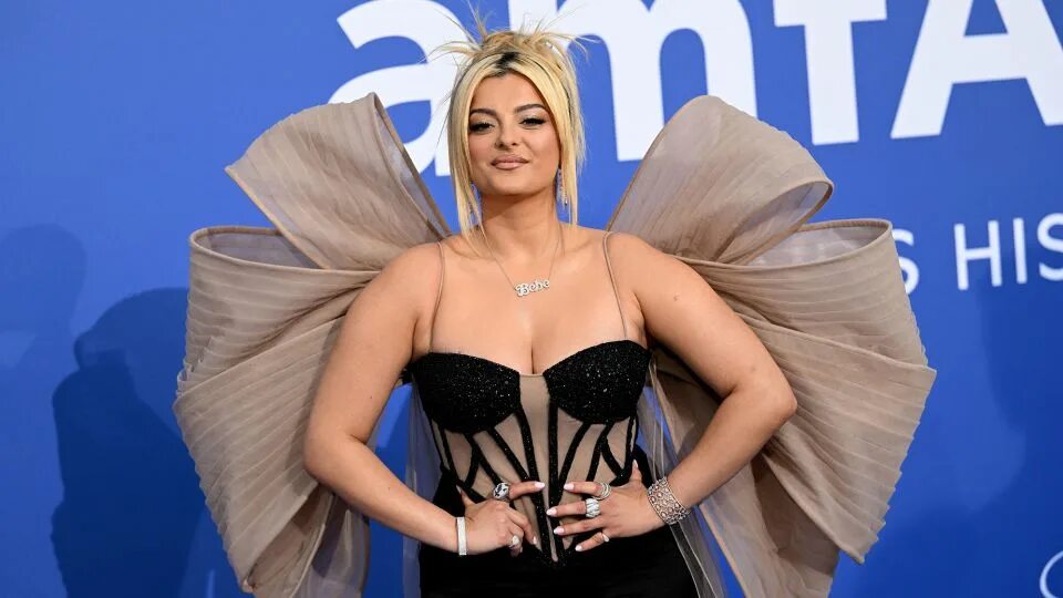 BEBE REXHA Mujeres lindas, Moda de mujeres curvilíneas, Mujeres guapas