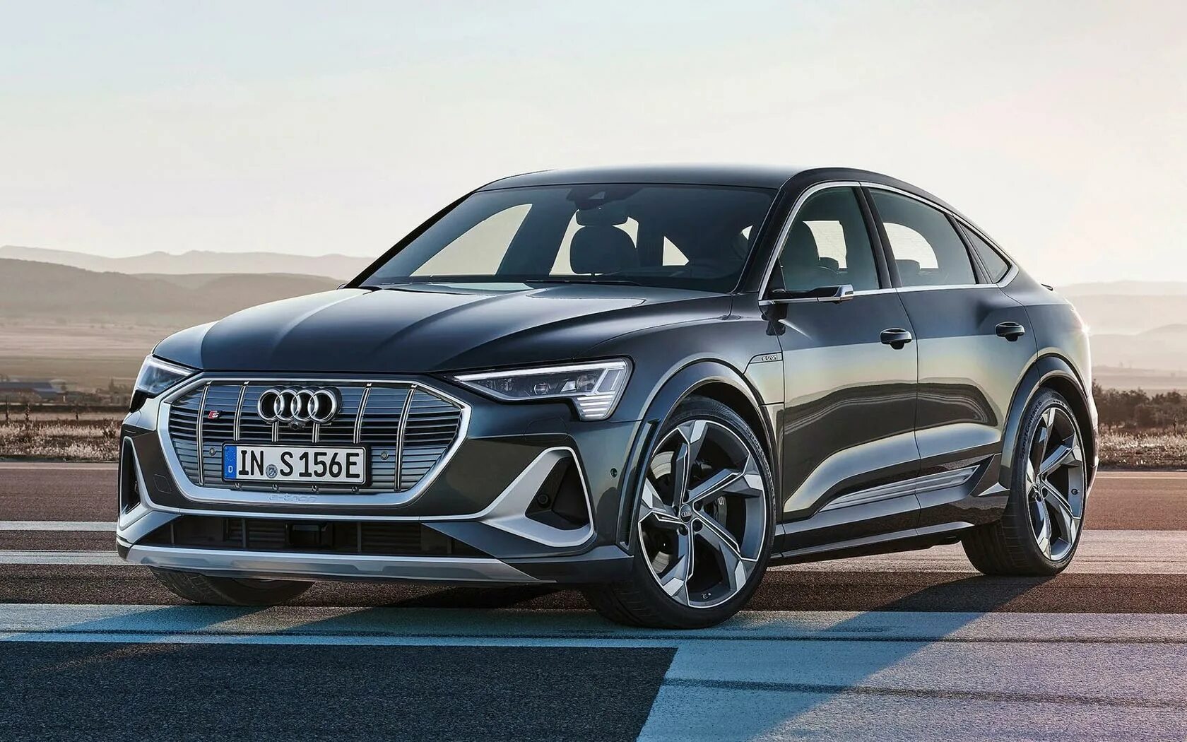 Ауди 2020 купить. Audi e-tron Sportback 2021. Audi e-tron s Sportback. Audi e tron Sportback 2020. Audi e-tron 55 Sportback 2020.