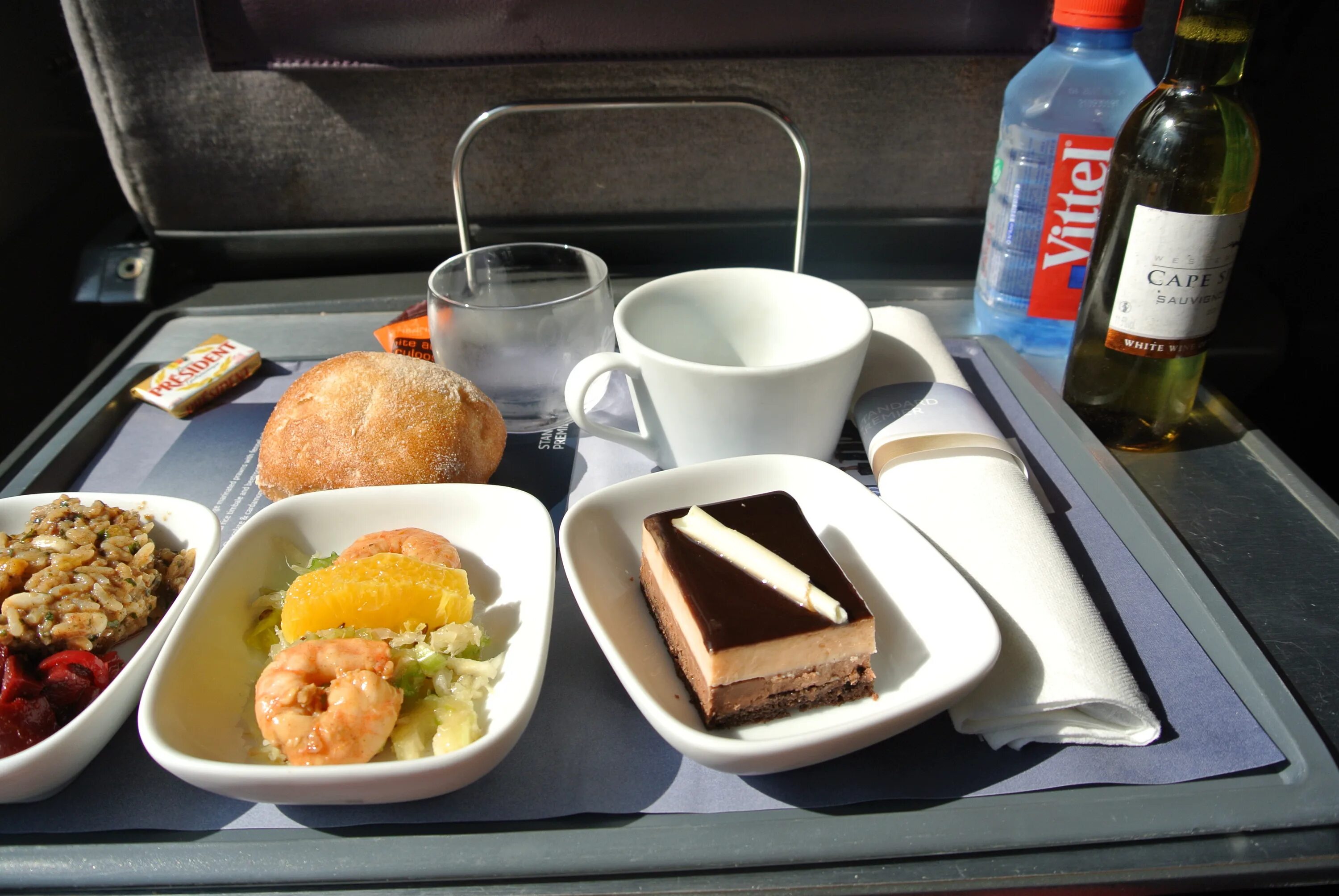 Проезд на обед. Питание в поезде. Обед в поезде. Еда в поезд. Ужин в поезде.
