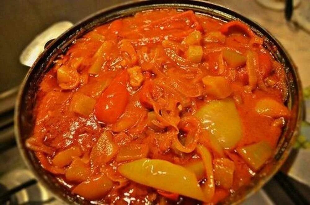 Кабачки с томатной пастой. Лечо из кабачков с томатной пастой. лечо с кабачками на зиму. лечо с кабачками и перцем на зиму. лечо из кабачков с томатной пастой на зиму.