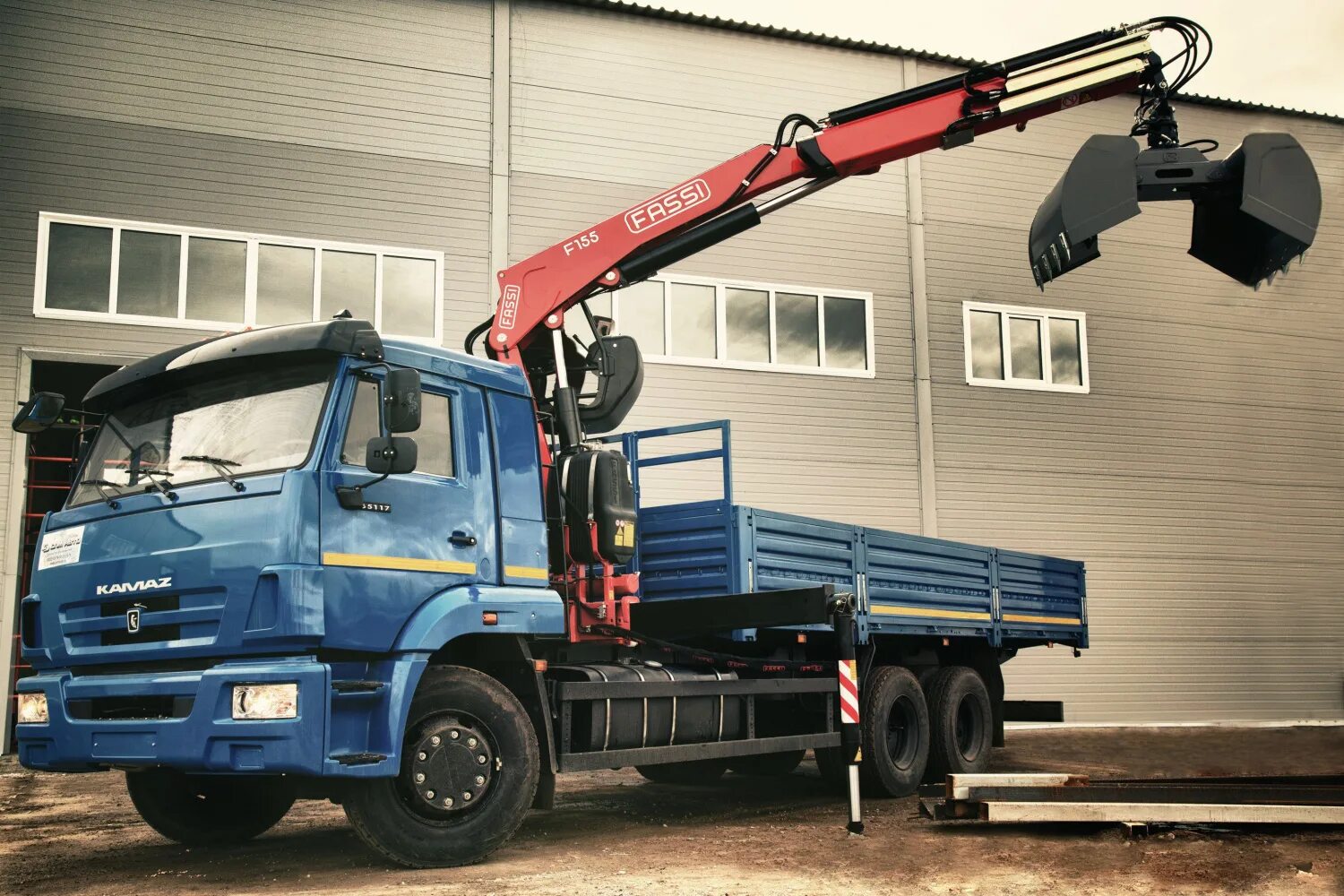 Доставка с манипулятором цена. Fassi f155. Кран-манипулятор Fassi f155a.022. КМУ Fassi f155a.0.22. КМУ Фасси 155.