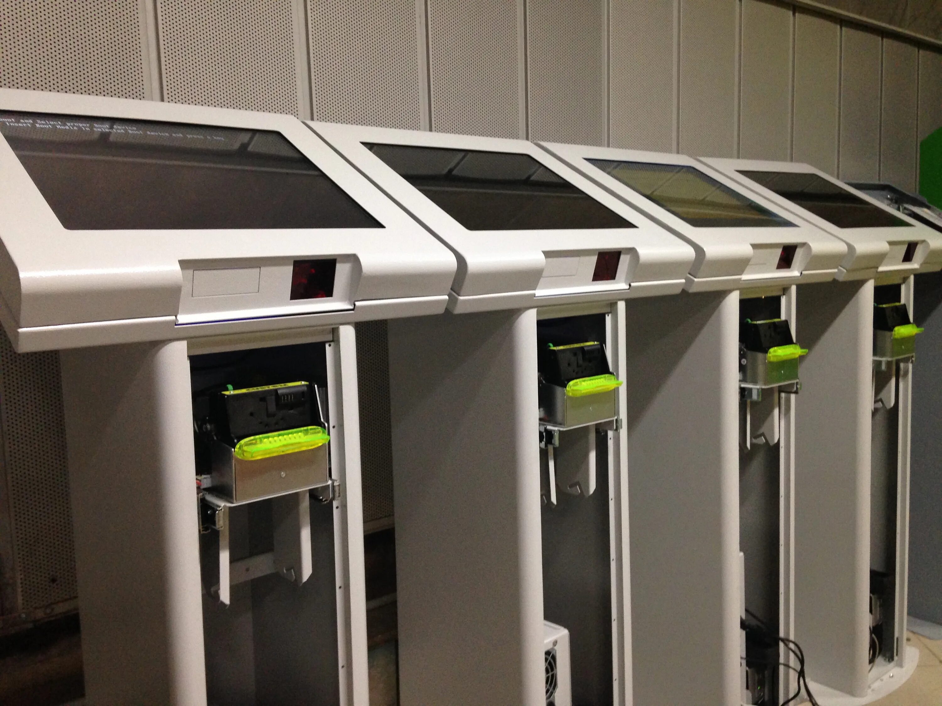 Аппарат для оплаты. Терминал 2024. Осмп 2м терминал платежный. Мультитерминал эквайринг. Платежный терминал.