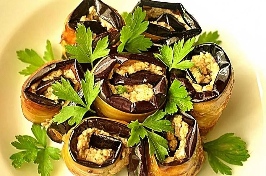 Рецепт баклажанов рулетиками с орехами. Пхали из баклажанов с грецкими орехами. пхали с баклажанами. баклажаны рулетики с орехами по-грузински. баклажаны с грецкими орехами по-грузински.