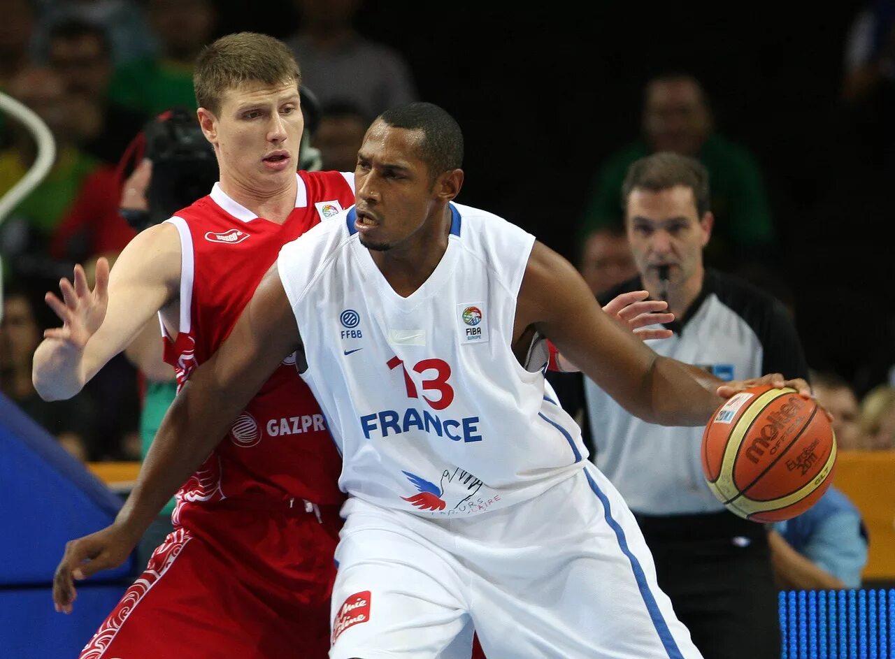 Новичонок 2006 баскетбол цска. Евробаскет 2011. Баскетбол фото. Баскетбол чемпионы европы. Баскетбол 2011.