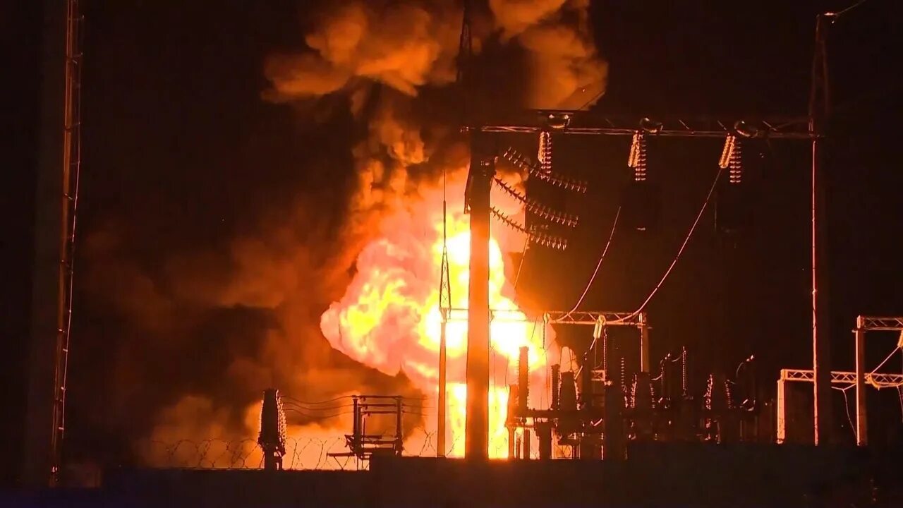 Пожар на Белгородской ТЭЦ. Пожар на подстанции в Белгороде. Пожары в России. Пожар на подстанции Киев. Горит подстанция