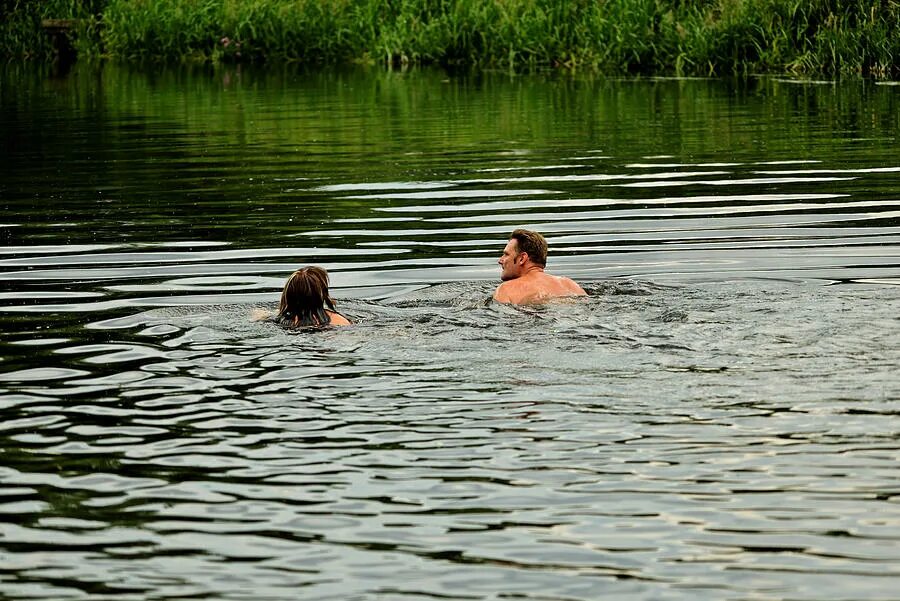 Река Трент. Купание в ручье. The Riverbank 2012 кадры. River Swim.