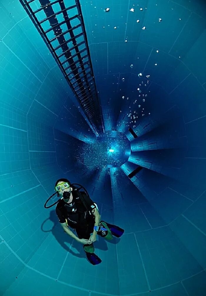 Diving pool