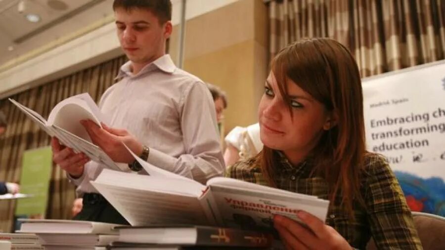 Спбгу факультет свободных искусств. Сирота студента. Образование для сирот. Сирота студента. Студенты-сироты поддержка.