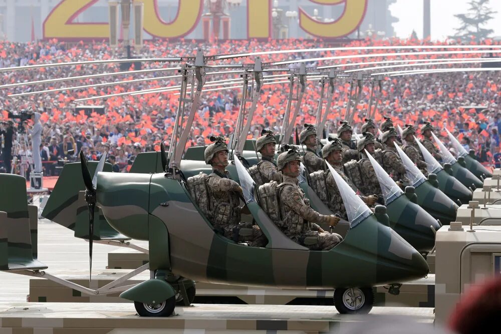 Парад какая техника. Парад НОАК В Пекине. Парад в Китае в честь 70 летия КНР. Военный парад в Пекине 1 октября 2019. Военная техника НОАК КНР.