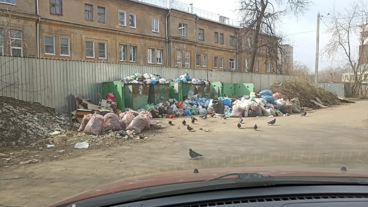 Региональный оператор тко иваново. Мусорка. Мусорные баки. Мусорный бак с мусором. Иваново мусор региональный оператор.