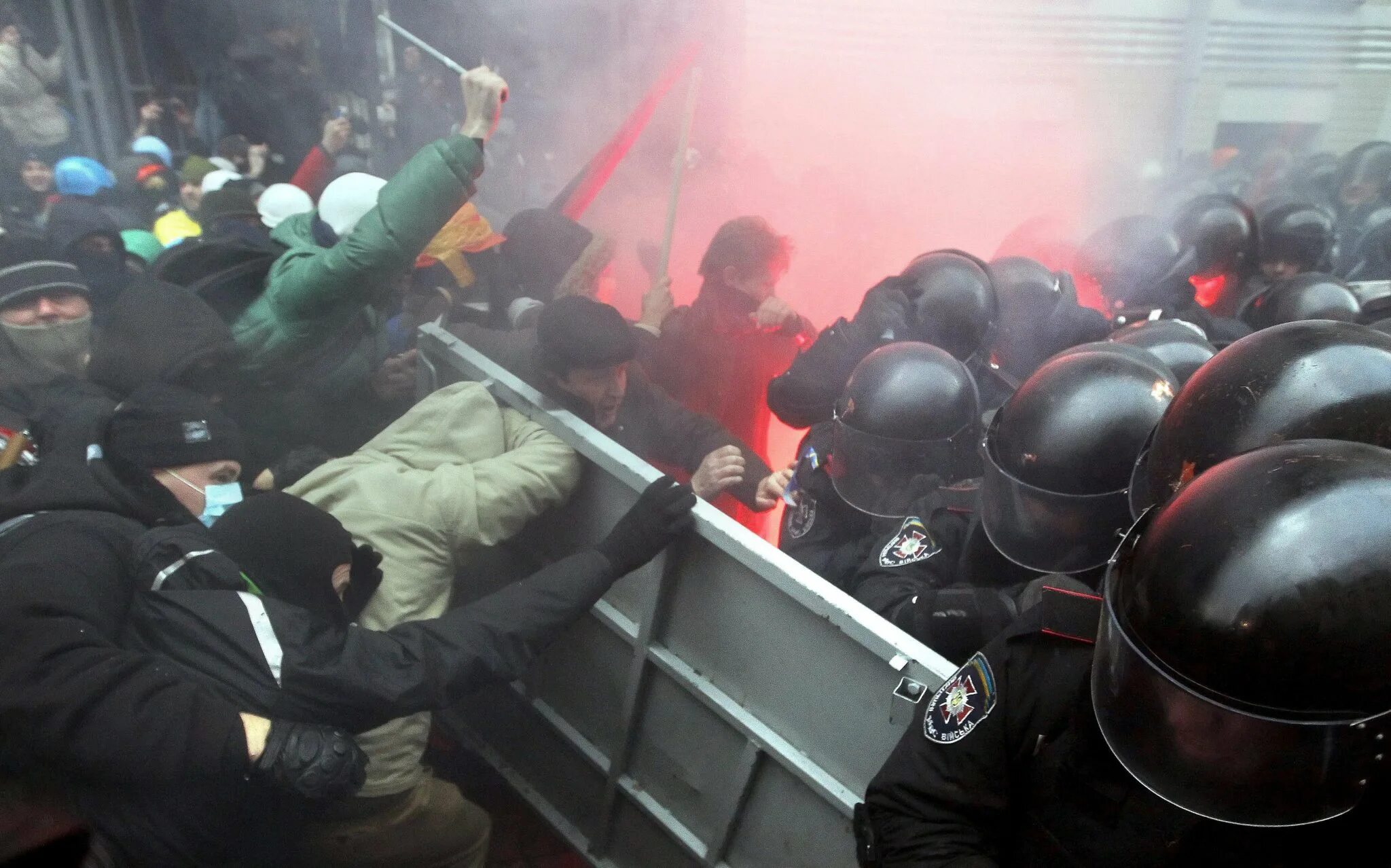 16 ноября 2013 года. Разгон майдана 29 ноября 2013 года. украинские фашисты. в ночь с 29 на 30 ноября 2013 года, на площади независимости.