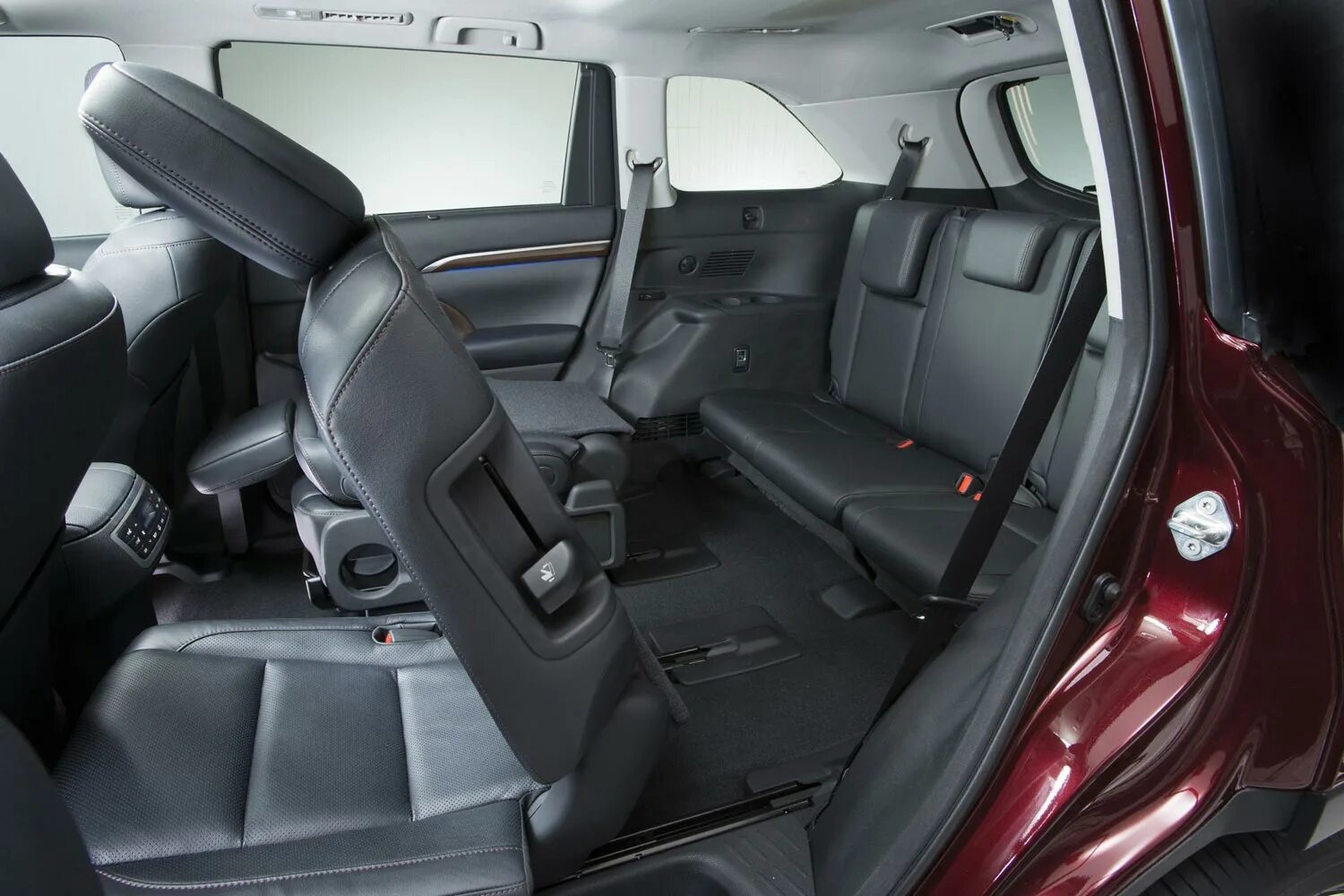 Тойота хайлендер места. Toyota venza 7 местная. Toyota highlander 2008 салон. Toyota highlander 2020. Тойота хайлендер 8 местный.