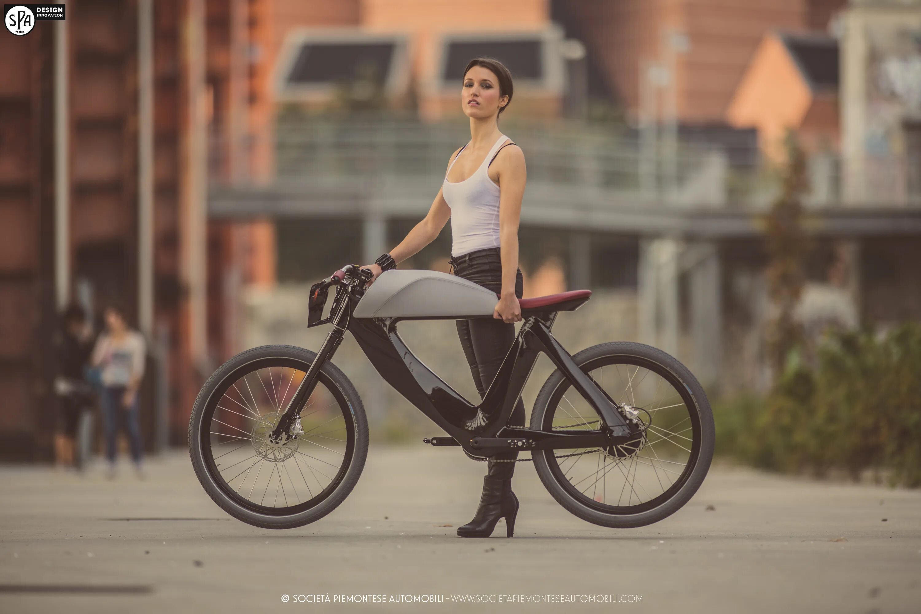 She her bike when she her. Красивые велосипеды. Стильный велосипед. Самые красивые велосипеды. Необычные велосипеды.