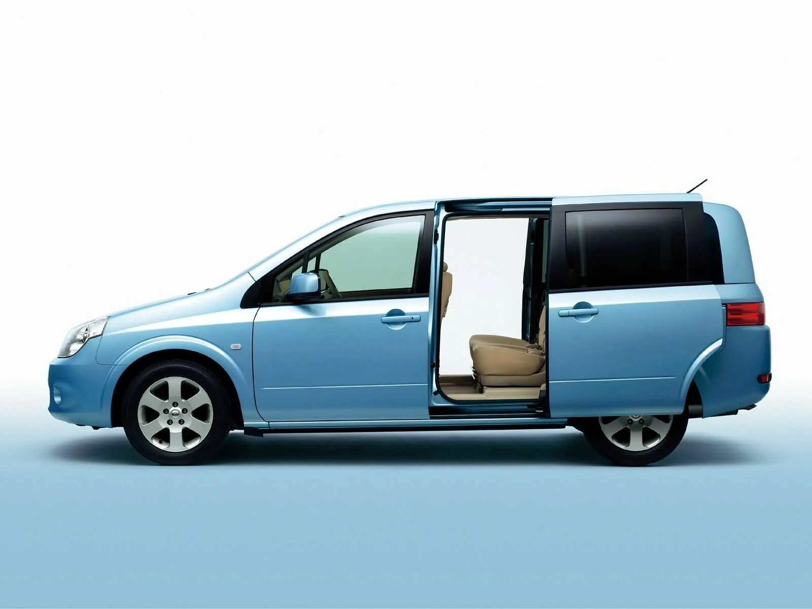 фольксваген мультивен 2018. минивэн сдвижные двери. мазда универсал 7 местная. минивэн форд со сдвижной двери. Toyota porte 2005.