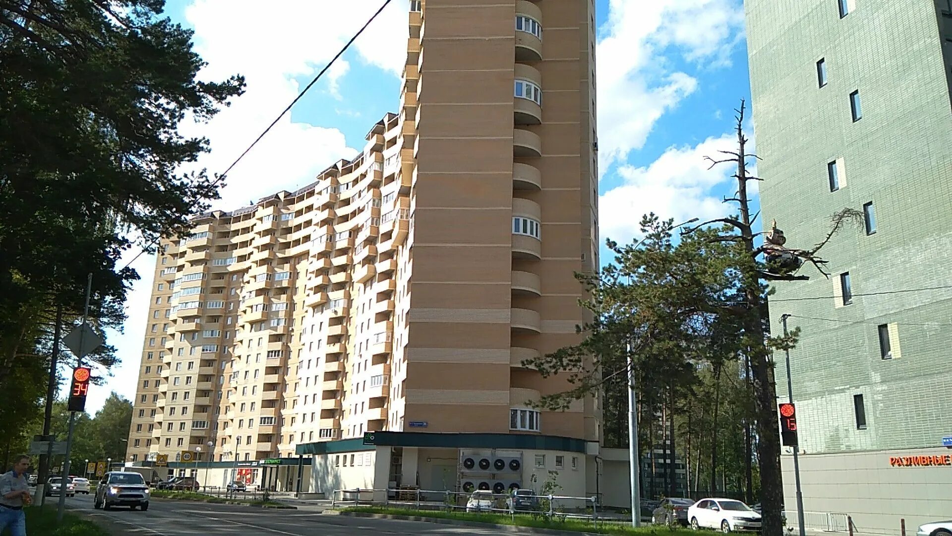 Квартиры в королеве мкр юбилейный. Тихонравова 35к7 королев. королев тихонравова 35 к4. улица тихонравова 35 к 7 юбилейный. королев, мкр. юбилейный, тихонравова 35к6..