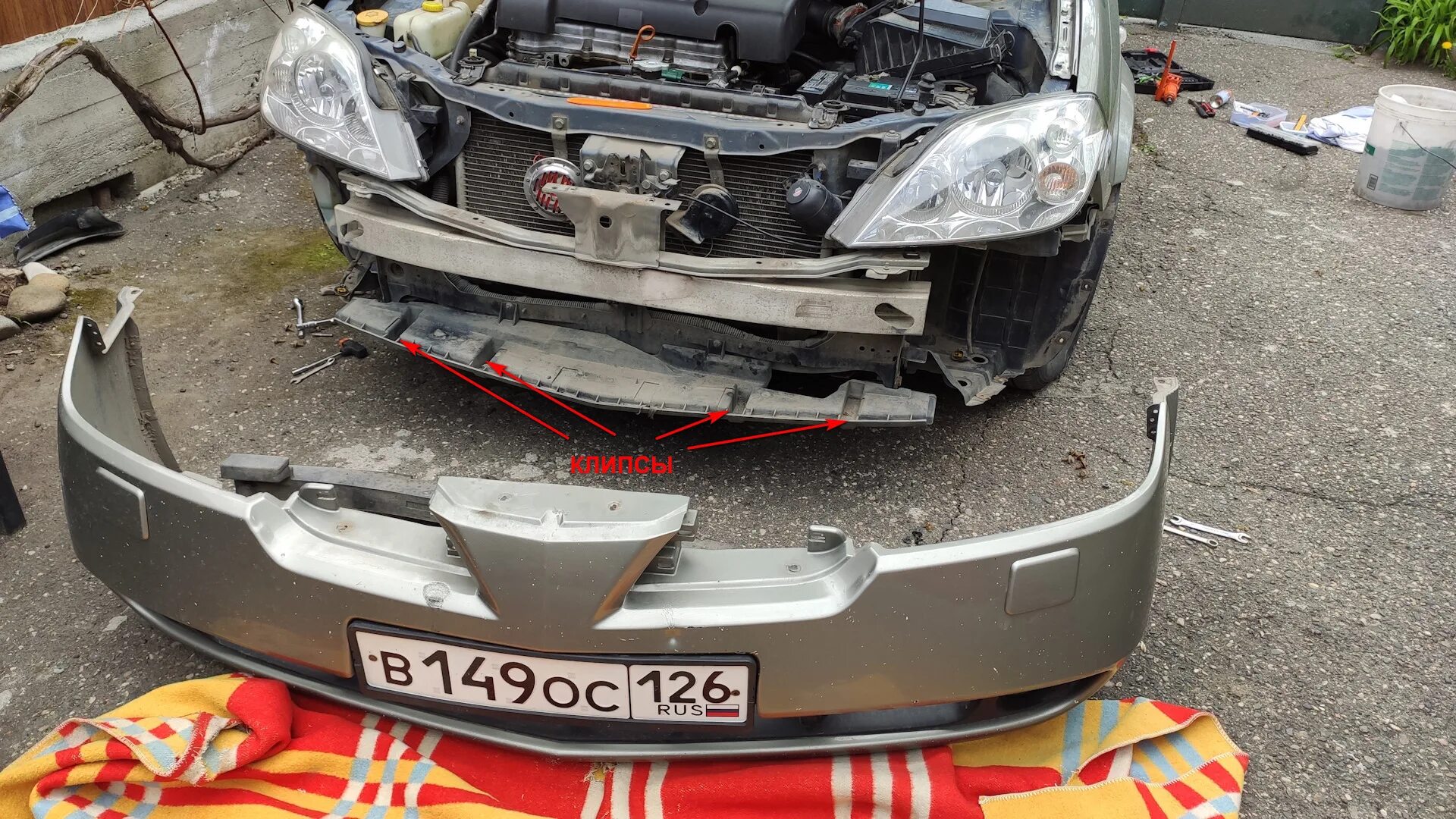 Nissan primera p12 без бампера. Бампер Nissan primera p12. Nissan primera p12 без переднего бампера. Передний бампер Nissan primera p12.