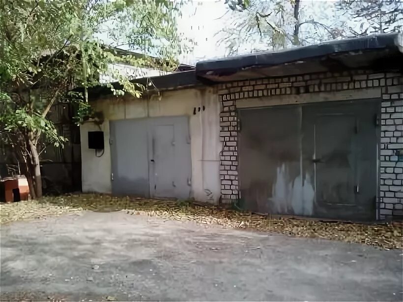 Металлические гаражи во дворах. Гаражный массив шутки. Снос гаражей на васильевском острове. Гаражной амнистией воспользовались около тысячи волгоградцев. Гаражные суды.