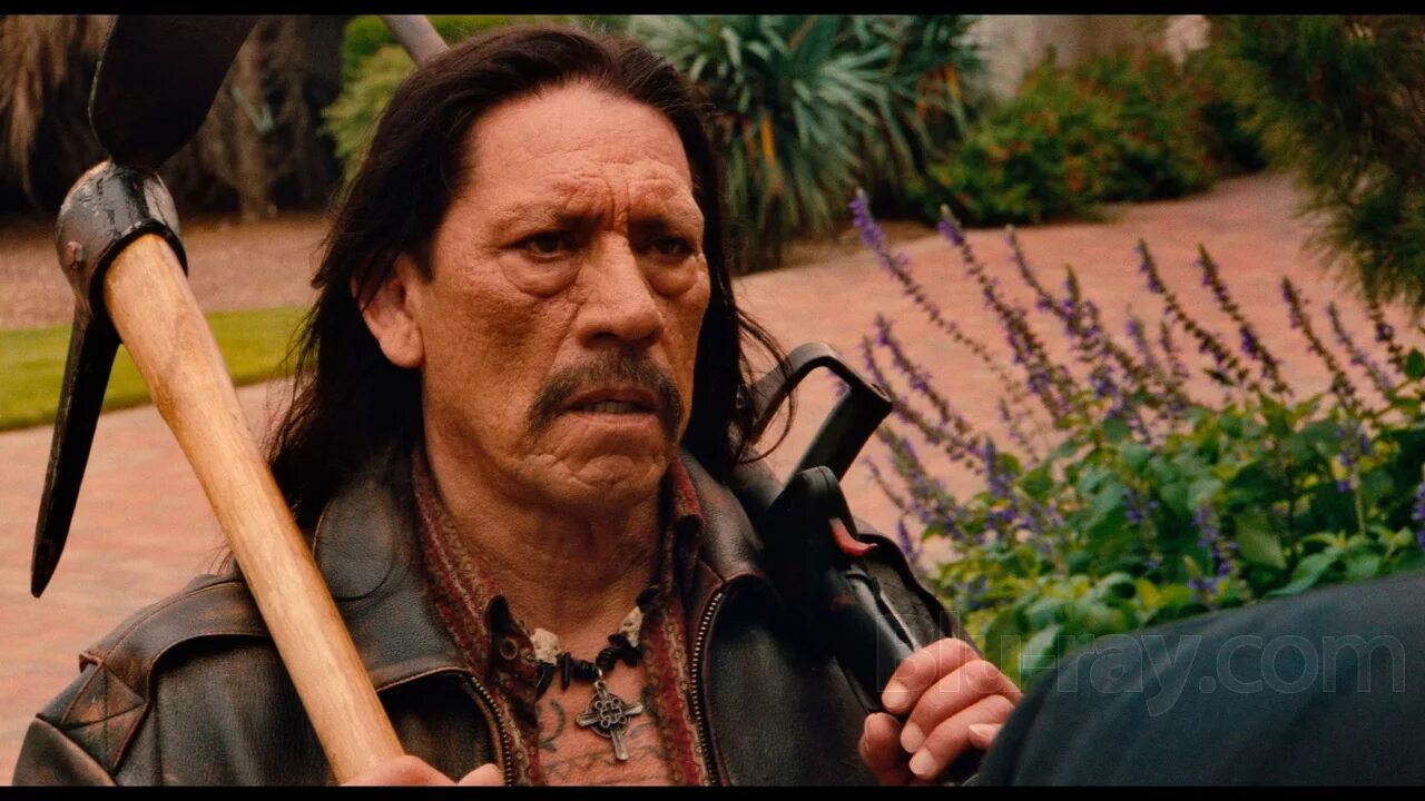 Machete 2010. Мачете Тарантино. Мачете садовник 2010. Мексиканец с мачете.