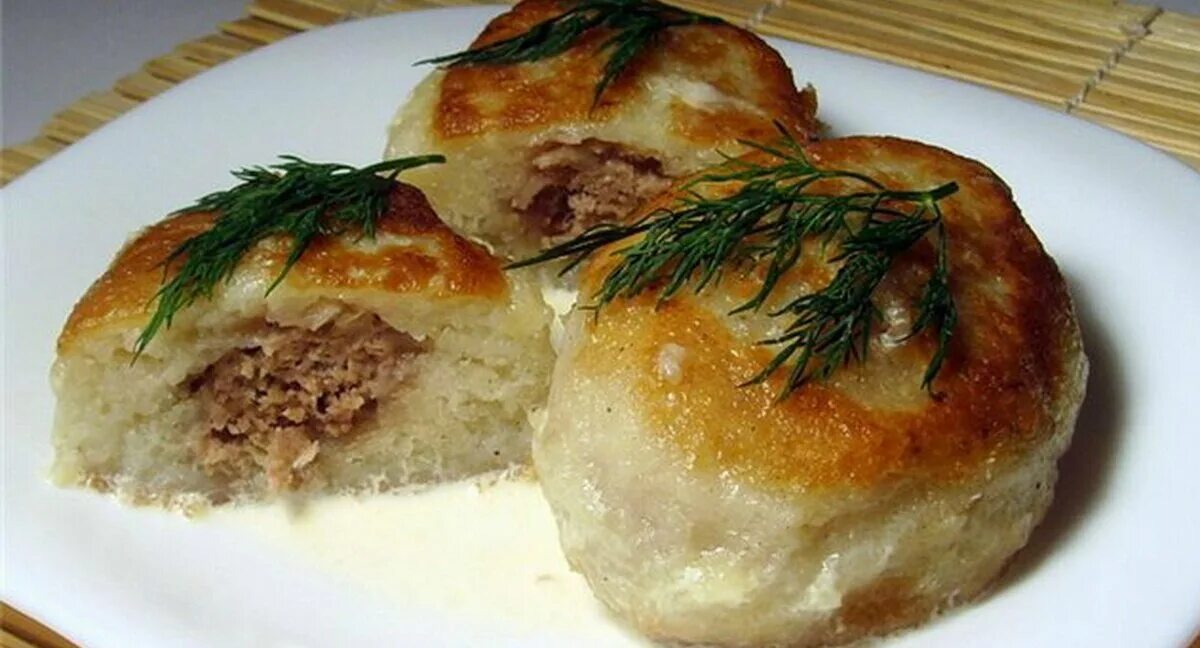Драники с фаршем - хрустящие с сочной и ароматной начинкой! Невероятно вкусно!. 