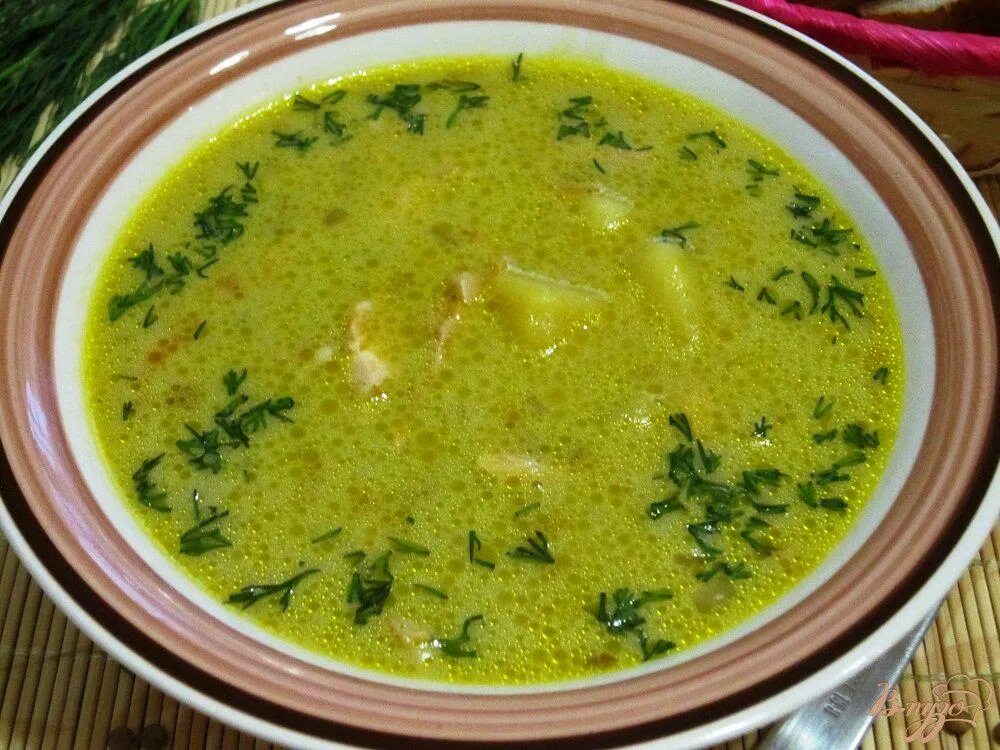 Суп с сыром горошком и плавленным зеленым. Сырный суп с чечевицей. чечевица с сыром суп.