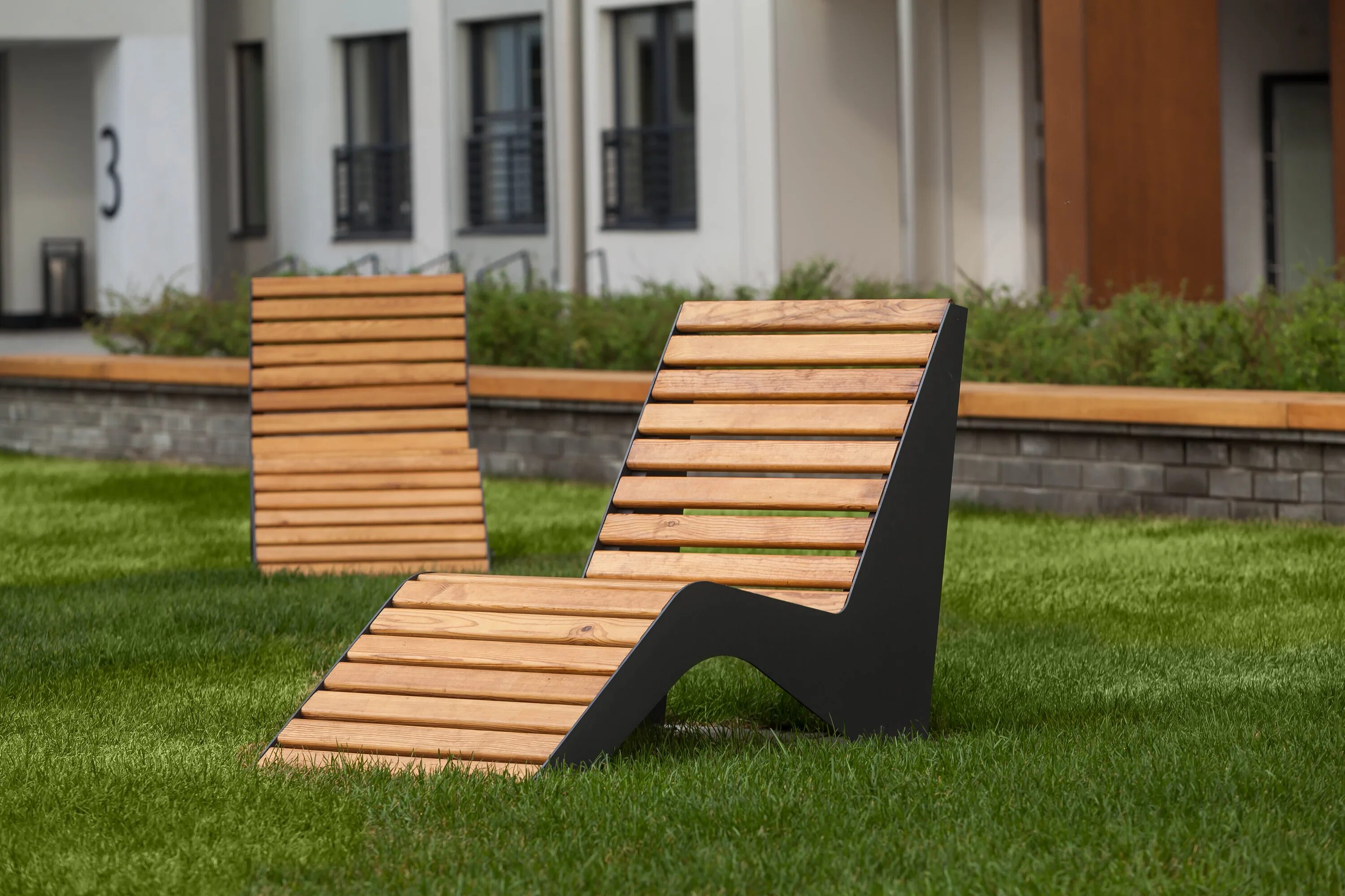 Екатерининский парк скамейки. Красивые деревянные лавочки. Скамья дерево. Набережная дубна лавочки. Крымская набережная маф.