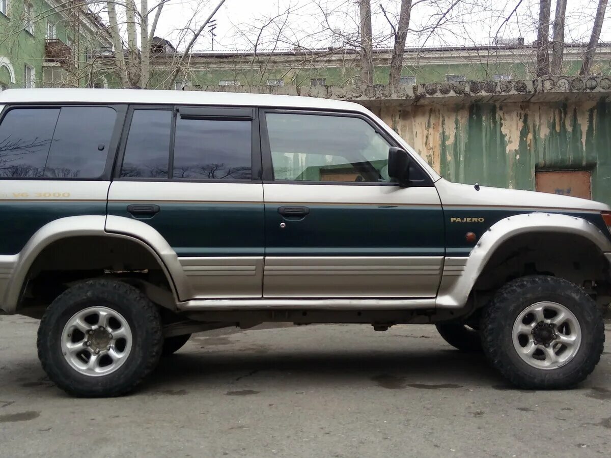 Купить митсубиси паджеро 2 дизель. Mitsubishi Pajero II 1997. Паджеро 2 3.0. Мицубиси Паджеро 1997. Джип Митсубиси Паджеро 1997.