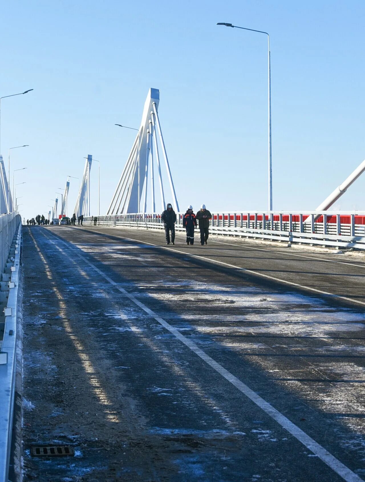 По какой реке граница с китаем. Граница между Россией и Китаем. Граница России и Китая. Граница России и Китая фото через реку. Граница между Россией и Китаем фото.