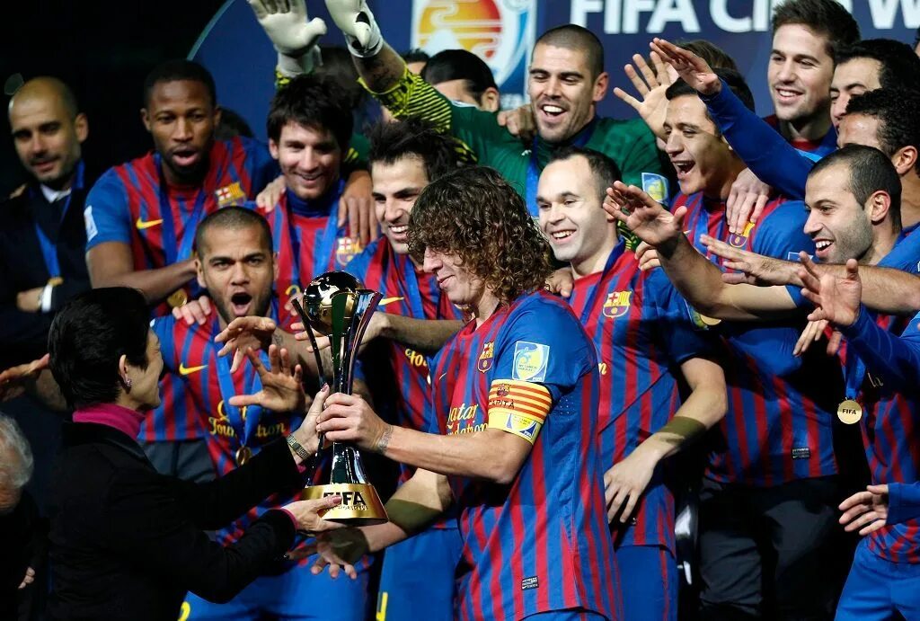 Барселона победитель лиги чемпионов 2015. Месси с кубком испании. Кубка барселона 2021. Барселона победитель. Барселона победа в лч.