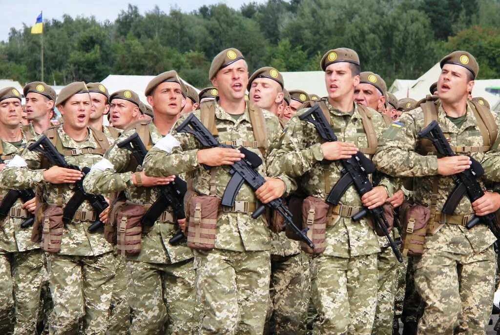 Сайт военные украине сегодня. Армия Украины. Солдаты армии Украины. Солдат украинской армии. Форма украинской армии.