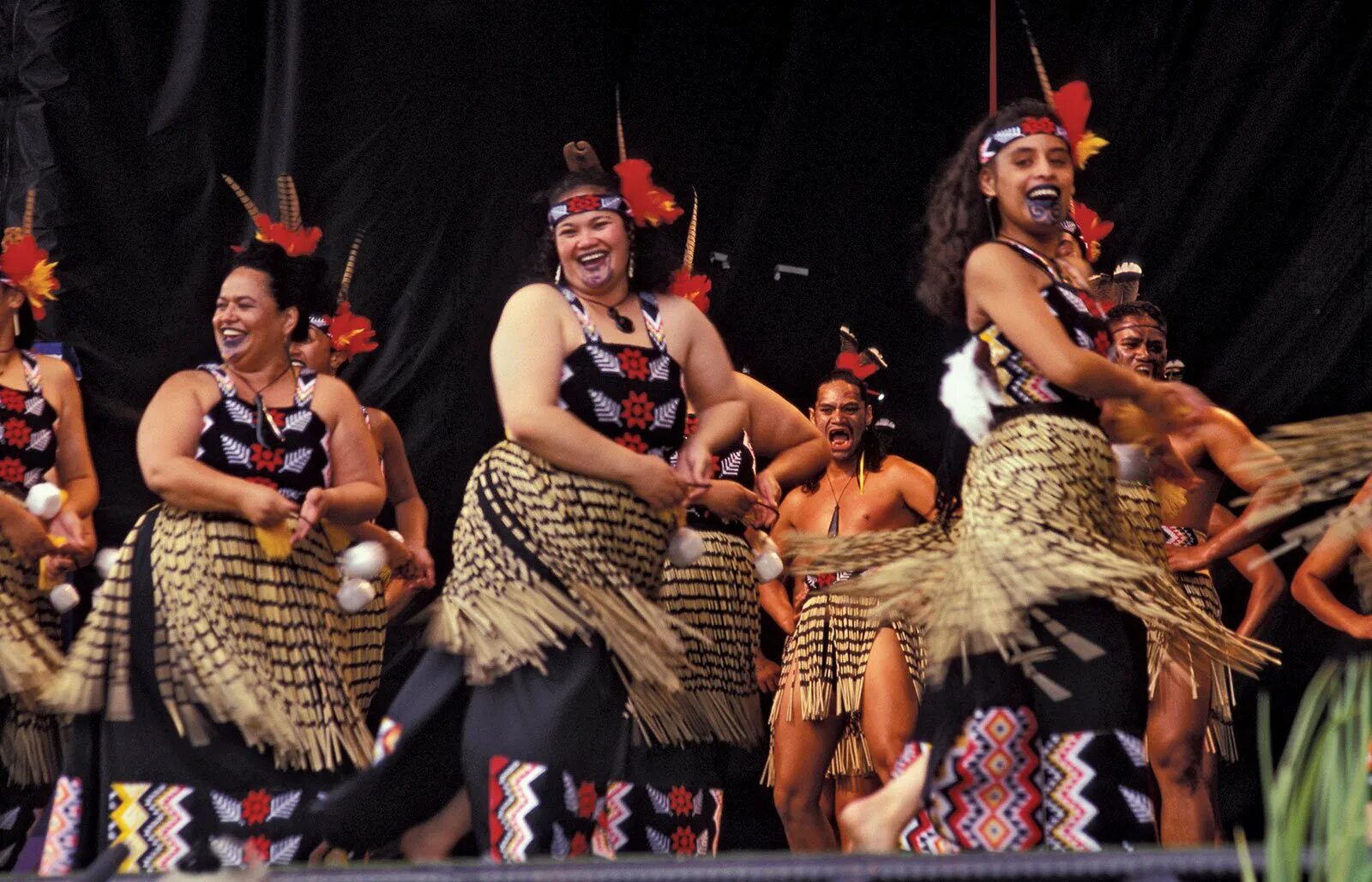 New zealand traditions. Танец Haka новая Зеландия. Новозеландия Маори. Новозеландцы Маори. Маори танец хака.