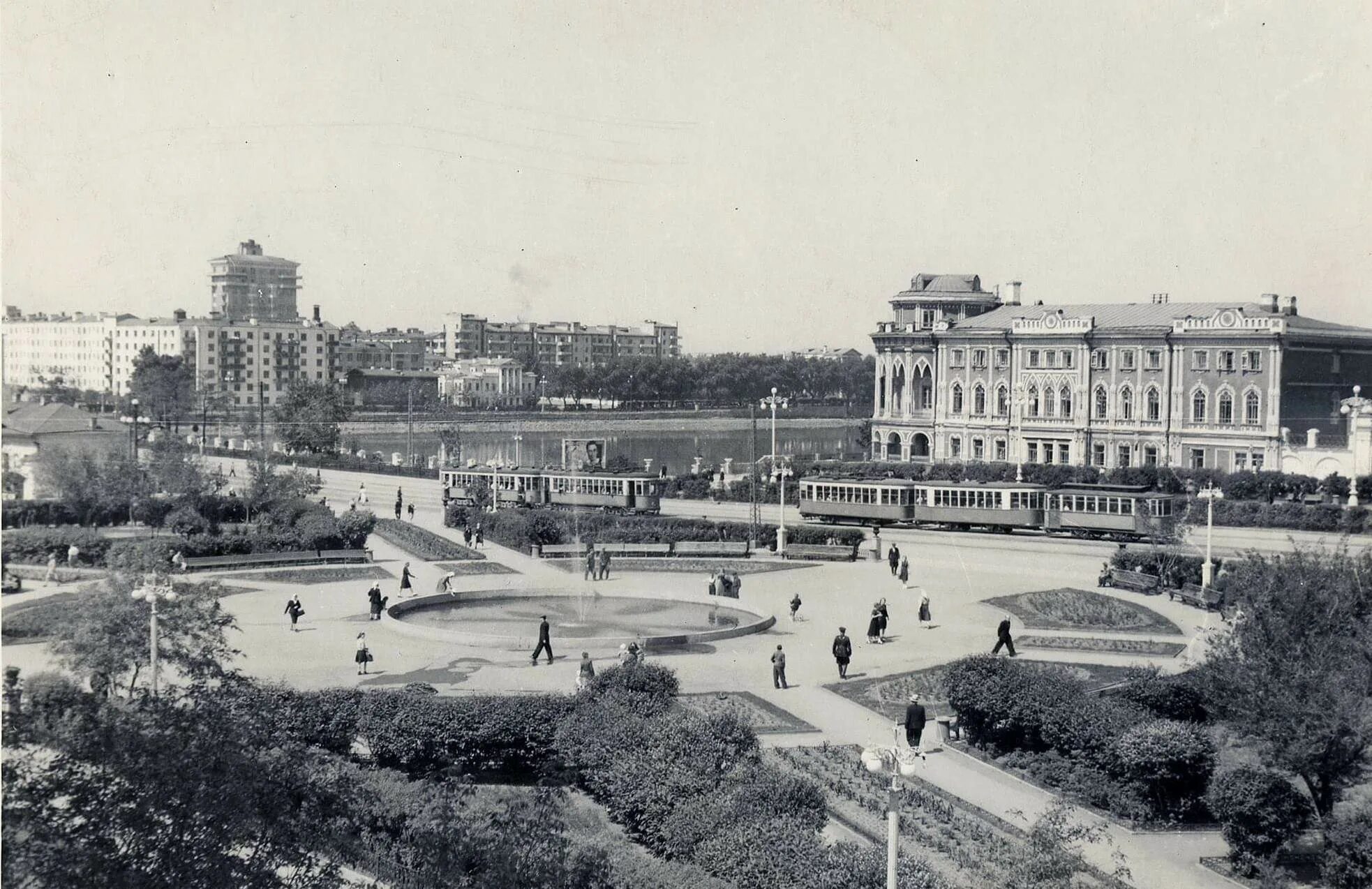 Площадь первой пятилетки свердловск. Екатеринбург – свердловск – екатеринбург. Свердловск площадь. Свердловск площадь. Екатеринбург площадь 1905.