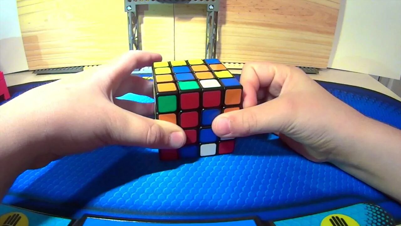 Как собрать рубика 4х4. Oll Паритет 4х4. Oll Паритет на кубике Рубика 4х4. Сборка кубика 4x4. Собранный кубик рубик 4 на 4.