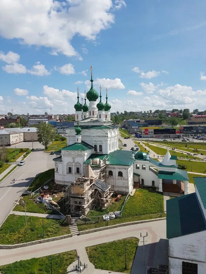 Соликамск большой город. Город Соликамск Пермский край. Храмы в Соликамске в центре. Соликамск центр города. Соборная площадь в Соликамске.