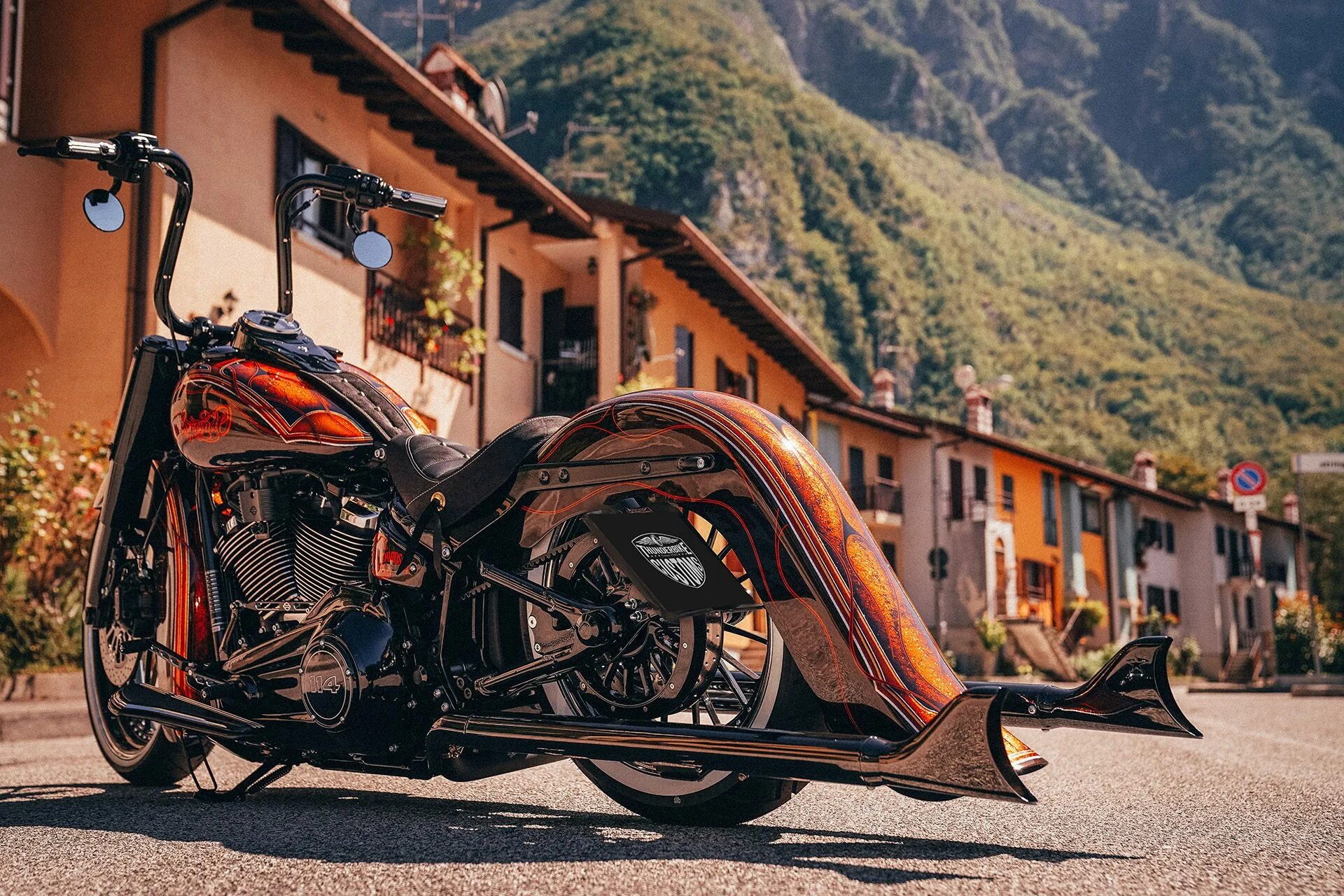 Байк высокому. Чикано Харлей Дэвидсон. Heritage Harley Davidson стиль Чикано. Harley Davidson Чикано. Harley Davidson Heritage Chicano.