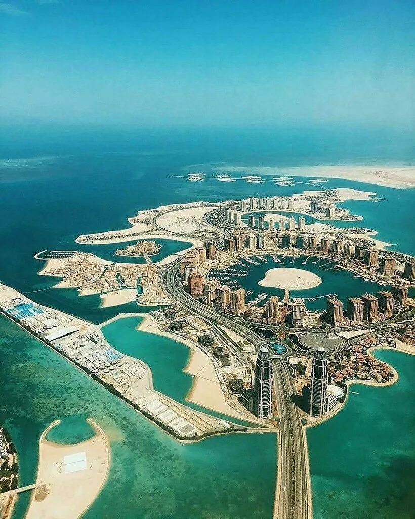 Самый богатый полуостров. Доха Катар остров. Жемчужина Катара искусственный остров. Doha Corniche Катар. Джумейра Абу Даби.
