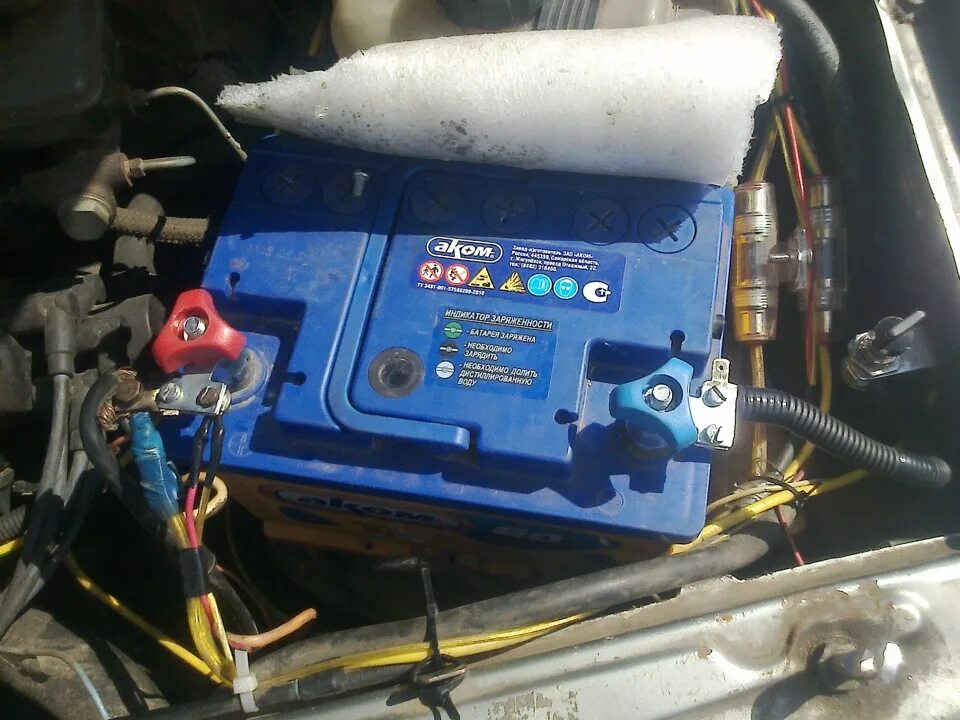 000. Выключатель массы аккумуляторной батареи для лада гранта. Масса на 2 аккумулятора. Масса на 2 аккумулятора. Выключатель массы ваз 2107.