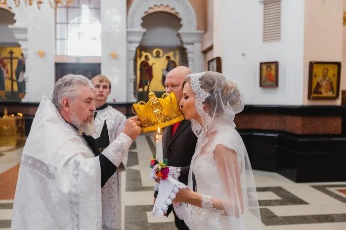 Благоприятные даты для свадьбы. Даты венчания в 2023. Когда нельзя венчаться в 2025. Благоприятные года для венчания. Венчание.