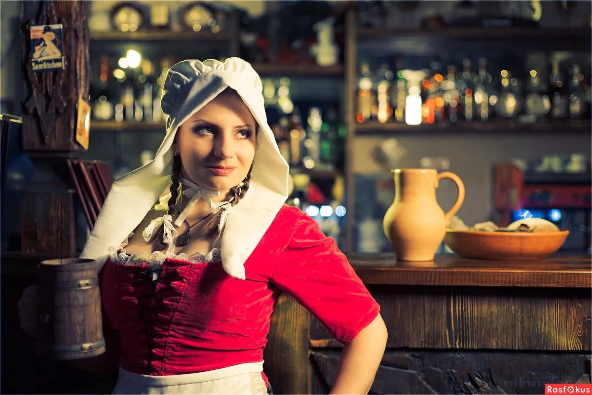 Костюм девушки из таверны. Девушка из таверны слушать. Девушка из таверны слушать. Наряд девушки из таверны. Цири ведьмак 3 косплей.