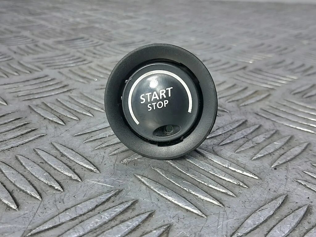 Кнопки стеклоподъемников рено лагуна 2. Рено лагуна 2 кнопка. Рено лагуна 2 кнопка. Рено лагуна 2 кнопка. Кнопка стеклоподъемника пассажира рено лагуна 2.