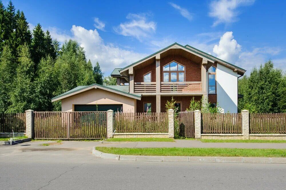 Коттеджный посёлок лесное подворье рублево-успенское шоссе. Элитный коттеджный поселок у москвы молодежный. Рублевское полесье таунхаусы. Кп пестово дмитровское шоссе. Элитный коттеджный поселок у москвы молодежный.